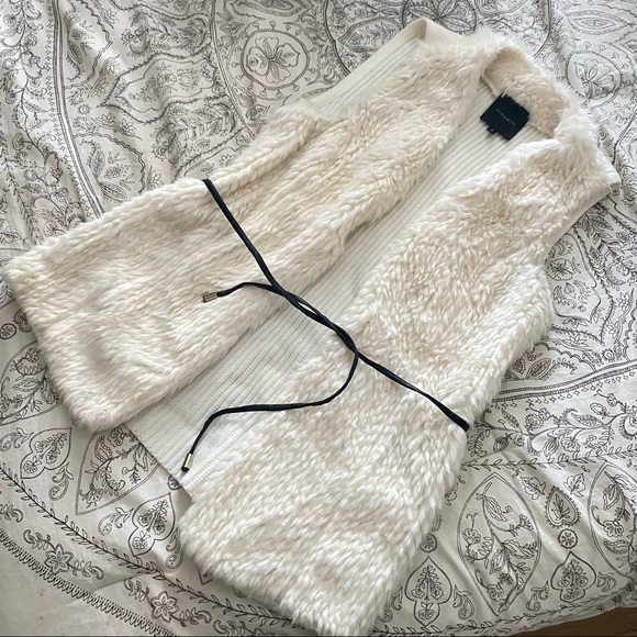 DYNAMITE CLOTHING Faux Fur Vest - Picture 1 of 2
